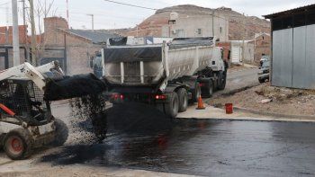 Gaido anunció el fin de obras de asfalto en un barrio del oeste