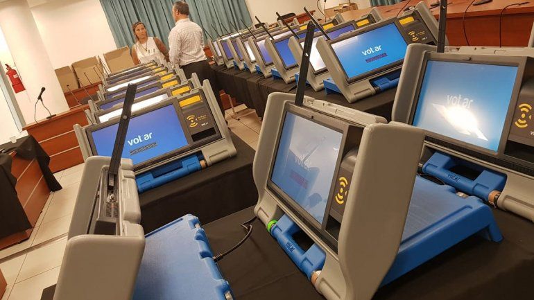 Justicia Electoral advirtió que la veda alcanza a redes sociales y telefonía