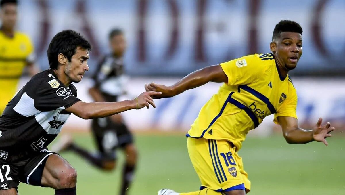 Frank Fabra fue titular ante Platense.