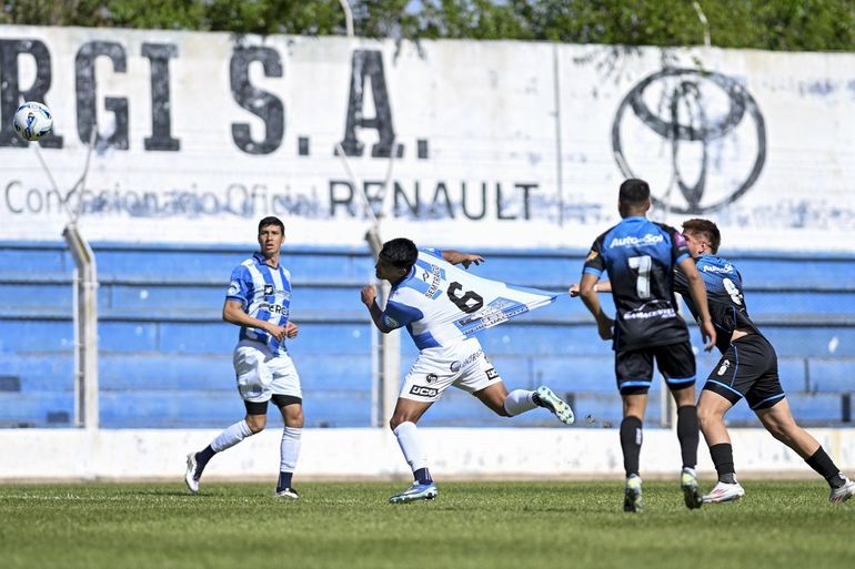 Polémicas, violencia y goleadas en el comienzo de los playoffs del Federal A