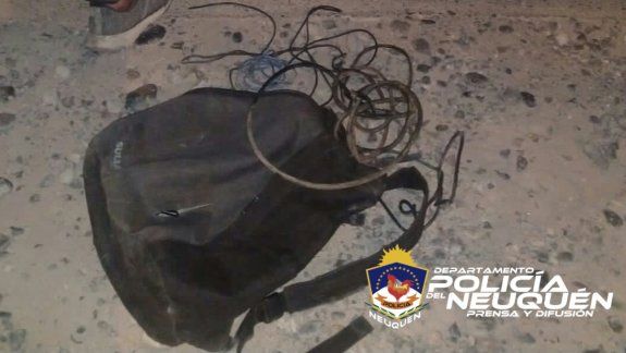 Detuvieron a tres jóvenes robando cables de luz en el oeste