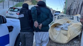 El momento de la detención de Levian en Comodoro Rivadavia. El momento de la detención de Levian en Comodoro Rivadavia.