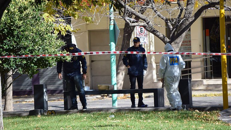 Un policía baleó a un joven en pleno centro de Cipolletti: está grave