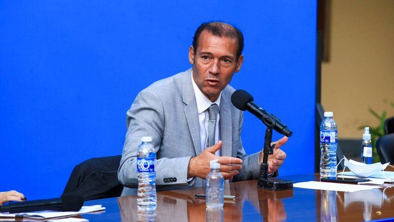 Gutiérrez: La única solución es no llegar al respirador porque sólo el 50% se salva | LM Neuquen Gutiérrez: La única solución es no llegar al respirador porque sólo el 50% se salva