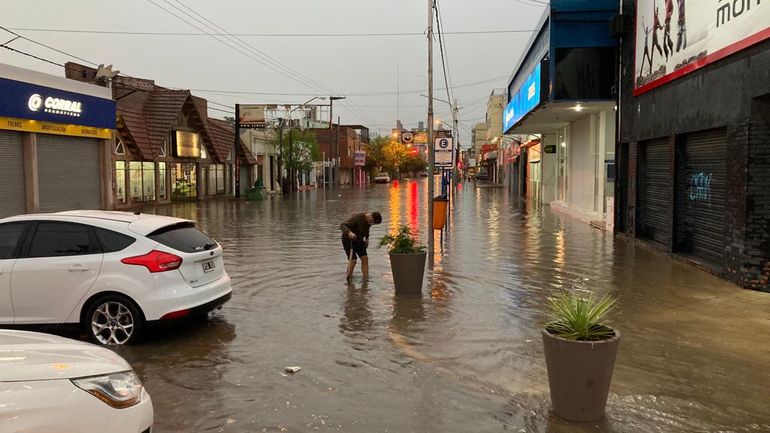 Tormenta: salió a buscar su patente y encontró otras 20