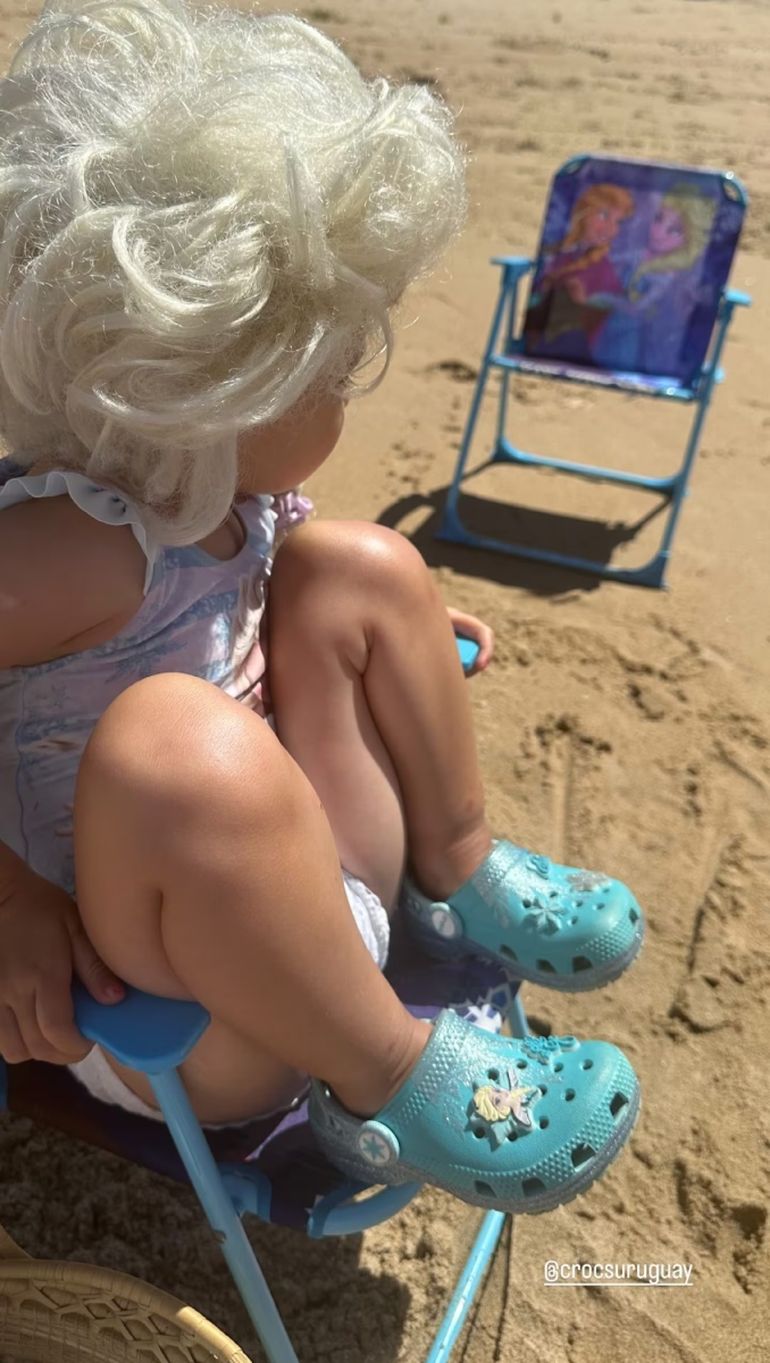 El look a lo Frozen de Julia, la hija de Isabel Macedo El look a lo Frozen de Julia, la hija de Isabel Macedo