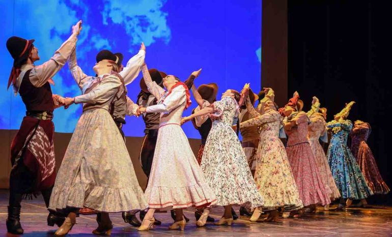 ¿Folklore o folclore? Cómo se enseña en Neuquén