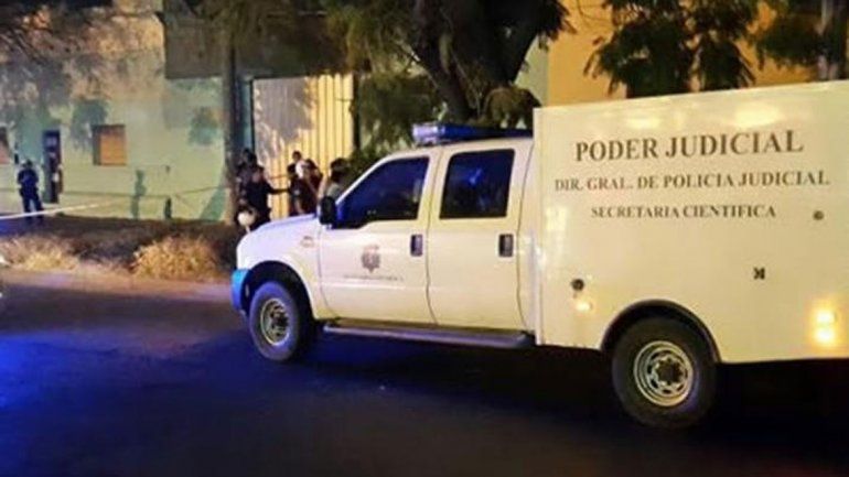 La hija de la mujer también fue atacada al intentar defender a su madre.