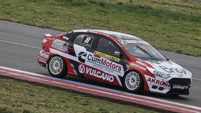 Domenech ganó la final del Turismo Nacional y Urcera remontó desde el fondo.