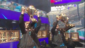 dos adolescentes ganaron el mundial de fortnite dos adolescentes ganaron el mundial de fortnite