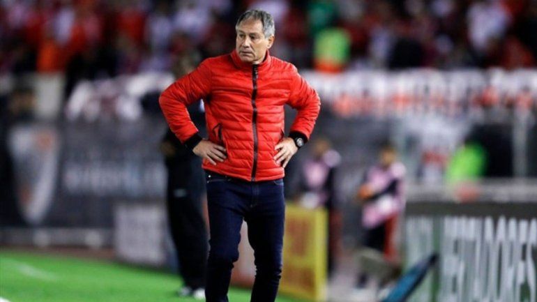 El Rojo rajó a Holan y avanza por Beccacece