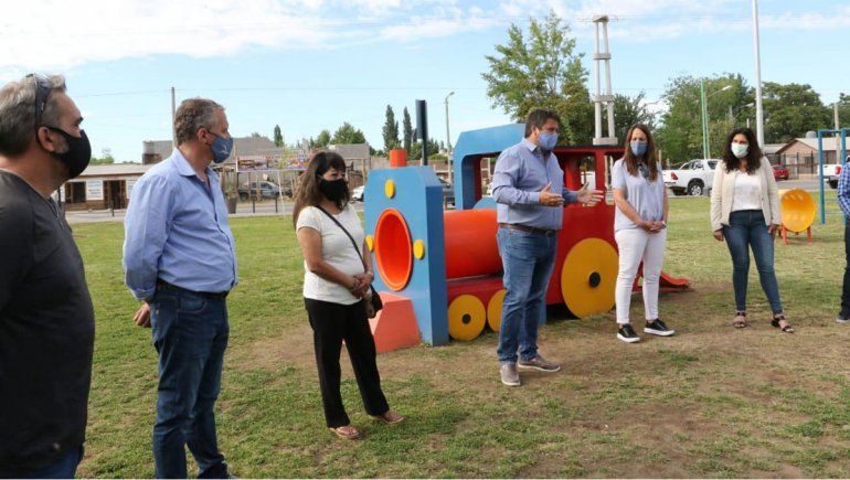 Gaido durante la inauguración de la plaza Parada en el oeste de la ciudad.
