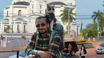 dudas y polemica por la muerte del gato mochilero