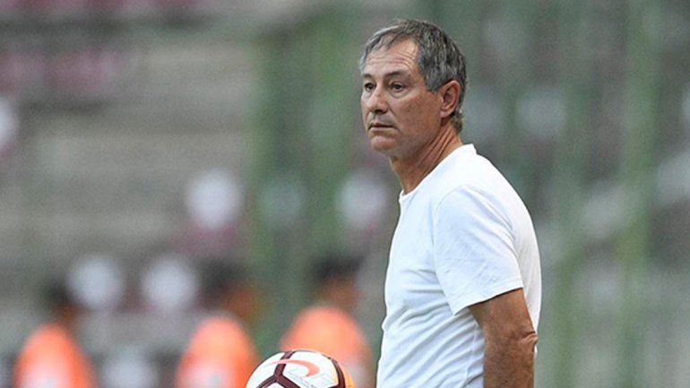 El técnico definirá hoy el equipo inicial para el choque internacional.