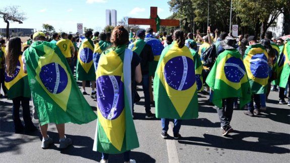 Brasil superó las 81.000 muertes con más de 2