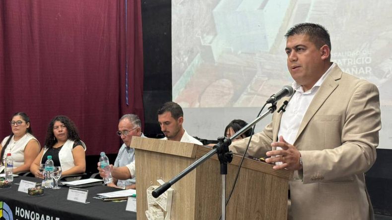 Gonzalo Núñez abrió las sesiones en El Chañar: No vinimos a hacer lo mismo de siempre | LM Neuquen Gonzalo Núñez abrió las sesiones en El Chañar: No vinimos a hacer lo mismo de siempre