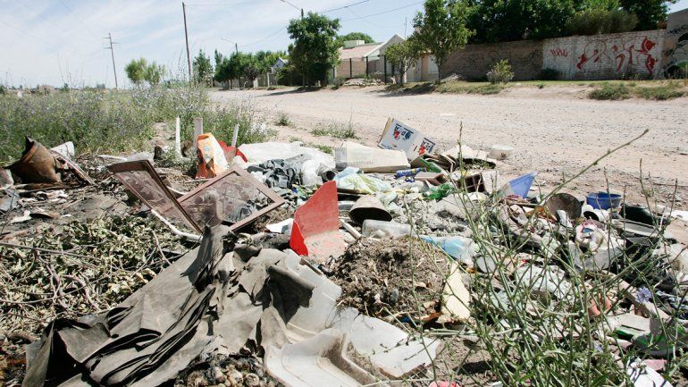 Tampoco en el oeste se ponen las pilas con la basura
