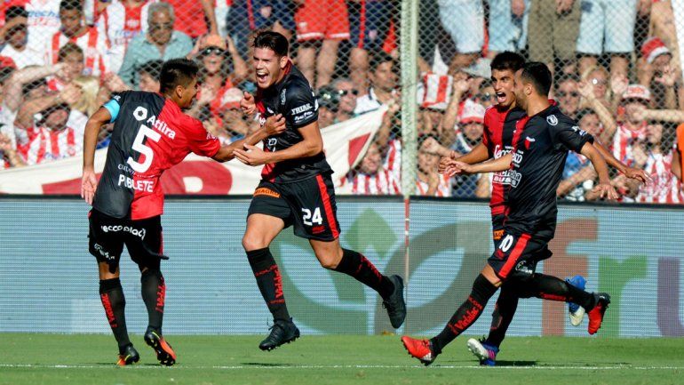 Unión cayó en su estadio 2-0 ante Colón en el clásico santafesino.