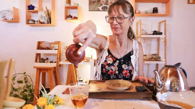 Gladys, la sommelier que hace 12 años hace del té un arte