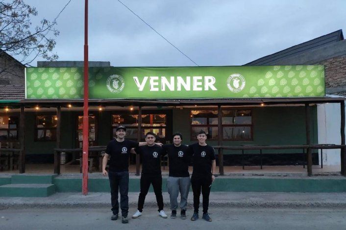 Los cuatro amigos bomberos que pusieron un resto bar