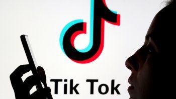 Tik Tok. Tik Tok.