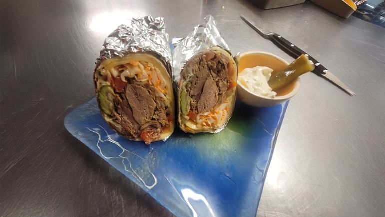 En o Trau-Take Away los burritos que más salen son los de carne y pollo. 