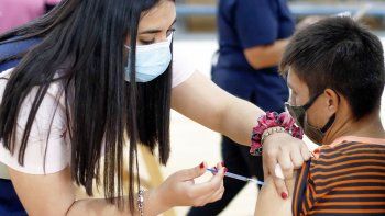 La ciudad registra buena cobertura de vacunación, igual convocan a reforzar esquemas. La ciudad registra buena cobertura de vacunación, igual convocan a reforzar esquemas.