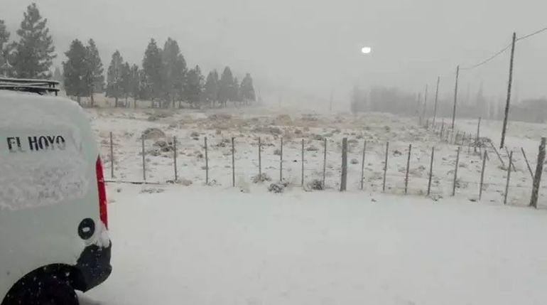 Ola polar en Chubut. Nieve en El Hoyo. Ola polar en Chubut. Nieve en El Hoyo.