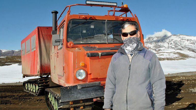 Héctor Alfaro el conductor de la oruga