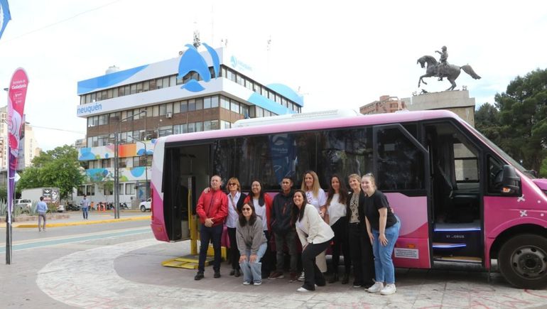 La Municipalidad sumó un minibús inclusivo para actividades culturales y turísticas