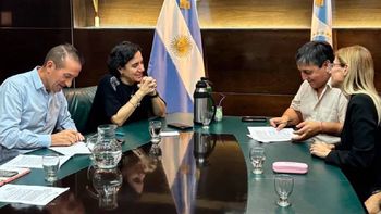 La mesa de negociación entre ATE y el gobierno provincial. La mesa de negociación entre ATE y el gobierno provincial.