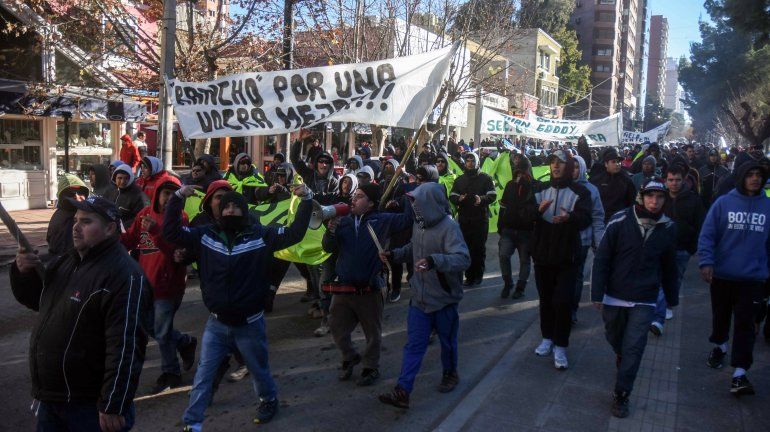 UOCRA amenaza con acampar fuera de Casa de Gobierno