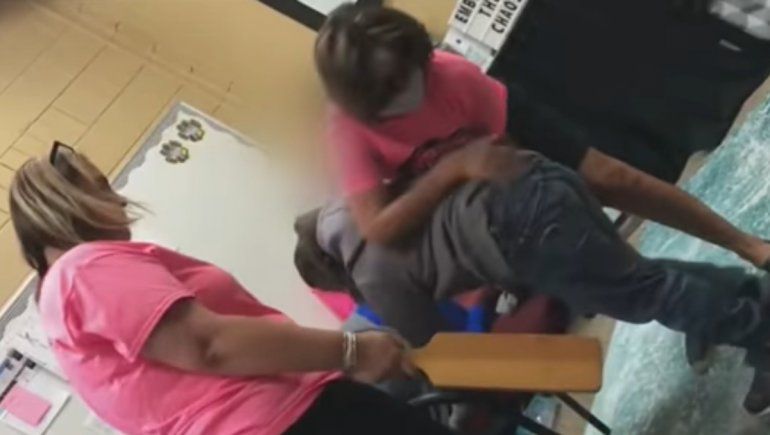 Viral: la directora que le pegó a una alumna con una tabla no será sancionada