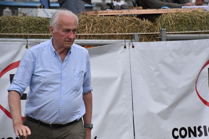 Eduardo Bunge, propietario de la Cabaña Rio Frio de Chubut. Eduardo Bunge, propietario de la Cabaña Rio Frio de Chubut.