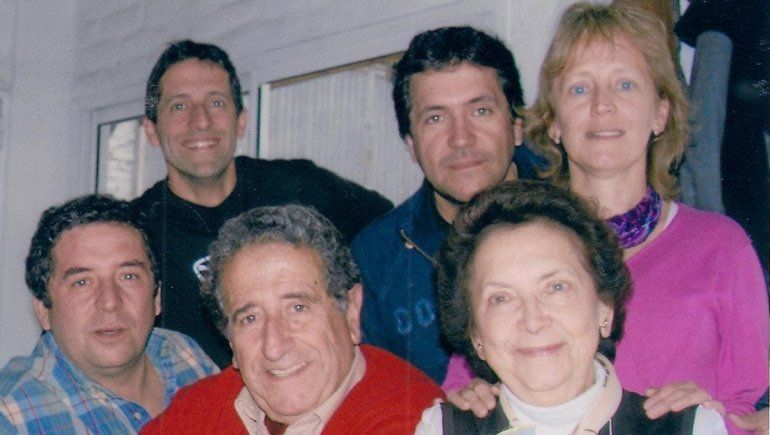 Antonio Osés, esposa e hijos.