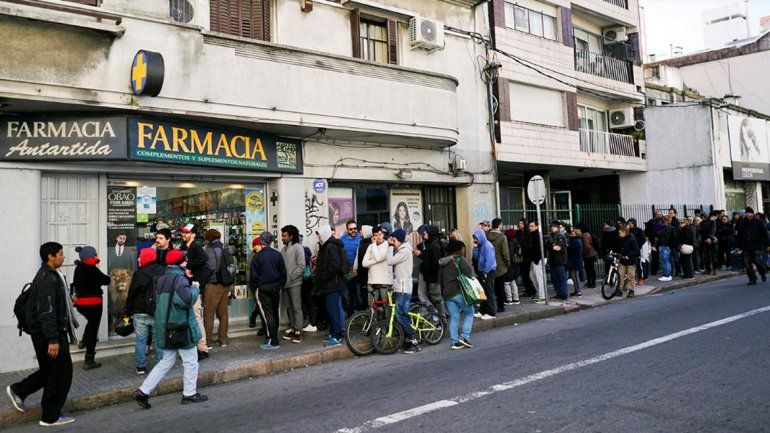 Tras el primer día de venta legal, se agotó la marihuana en Uruguay