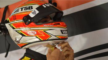 Manu Urcera se enfoca en el cierre de la Etapa Regular del Turismo Carretera en La Plata. Manu Urcera se enfoca en el cierre de la Etapa Regular del Turismo Carretera en La Plata.