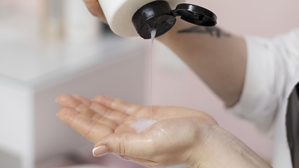 ANMAT ordeno retirar del mercado el producto de la marca Curl Girl. | LM Neuquen ANMAT ordeno retirar del mercado el producto de la marca Curl Girl.