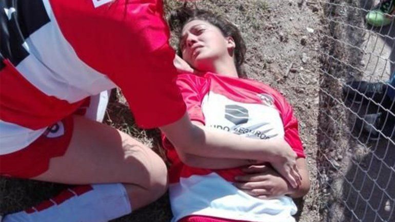 Impactante batalla campal en el fútbol femenino