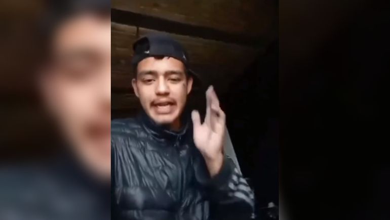 El delincuente apuñaló a una persona en Santa Cruz y se filmó burlándose.