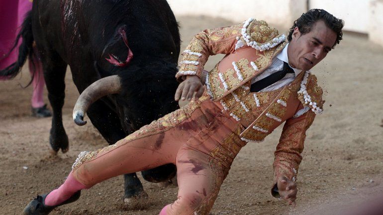Un toro mató de una cornada a un torero durante una corrida