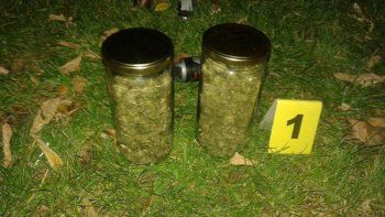 La Policía Federal logró incautar una importante cantidad de droga en los domicilios de los sospechosos pero no surgieron otros elementos de relevancia. La Policía Federal logró incautar una importante cantidad de droga en los domicilios de los sospechosos pero no surgieron otros elementos de relevancia.