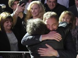 El desembarco de Santilli en el Ministerio del Interior marca un giro decisivo: negociar provincia por provincia para asegurar los votos que el oficialismo no controla en el Parlamento. El desembarco de Santilli en el Ministerio del Interior marca un giro decisivo: negociar provincia por provincia para asegurar los votos que el oficialismo no controla en el Parlamento.