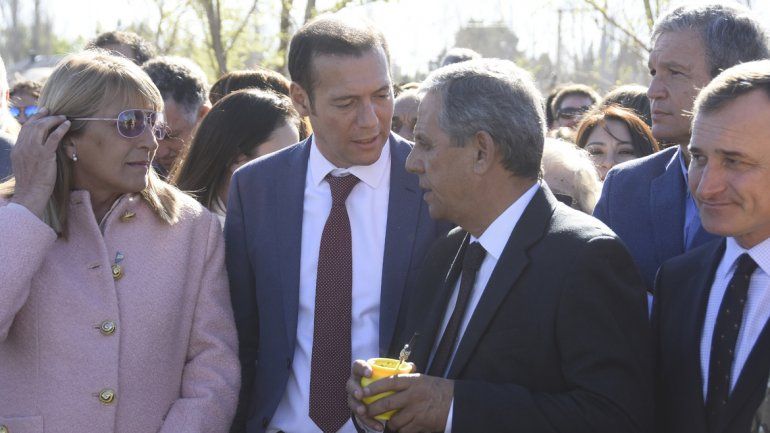 Acto por el 113° aniversario de la ciudad a la vera del río Limay