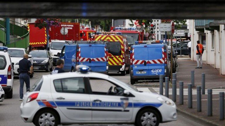 A los terroristas los mató la Policía. El cura tenía 86 años.