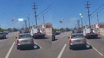 La avioneta, un Cessna 172S Skyhawk SP, había despegado minutos antes desde el aeropuerto Whiteman, en California. La avioneta, un Cessna 172S Skyhawk SP, había despegado minutos antes desde el aeropuerto Whiteman, en California.