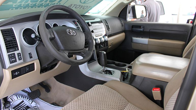 El interior de la primera Toyota Tundra de Víctor Sheppard después del uso intensivo que le dio. El interior de la primera Toyota Tundra de Víctor Sheppard después del uso intensivo que le dio.