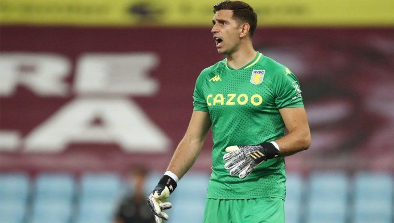 Dibu Martínez se le plantó a la Premier League y confirmó que viajará para jugar en la Selección