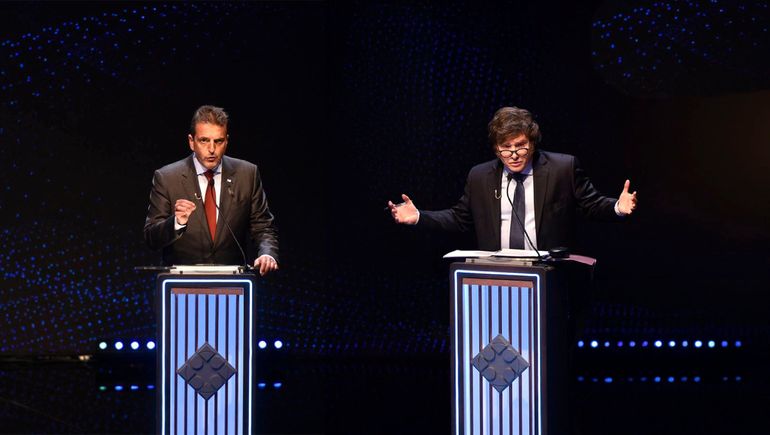 Sergio Massa y Javier Milei enfrentan un debate presidencial que podría ser decisivo para el balotaje. Sergio Massa y Javier Milei enfrentan un debate presidencial que podría ser decisivo para el balotaje.