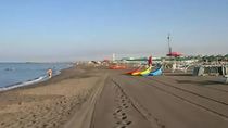 El adolescente murió en el pozo que él mismo cavó en  una playa de Montalto di Castro, en Italia.